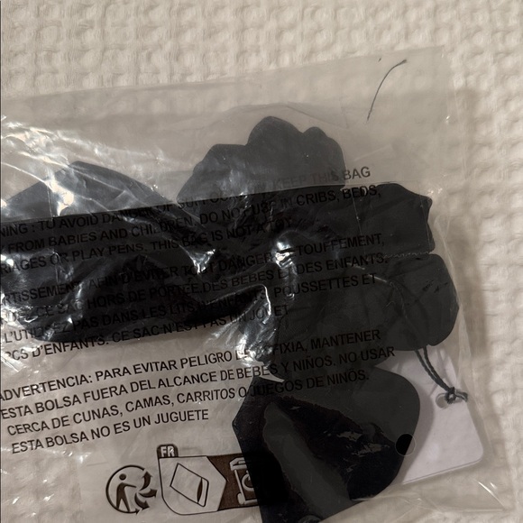 ALO Yoga Airlift Rhythm Black Hair Scrunchie - Picture 3 of 4